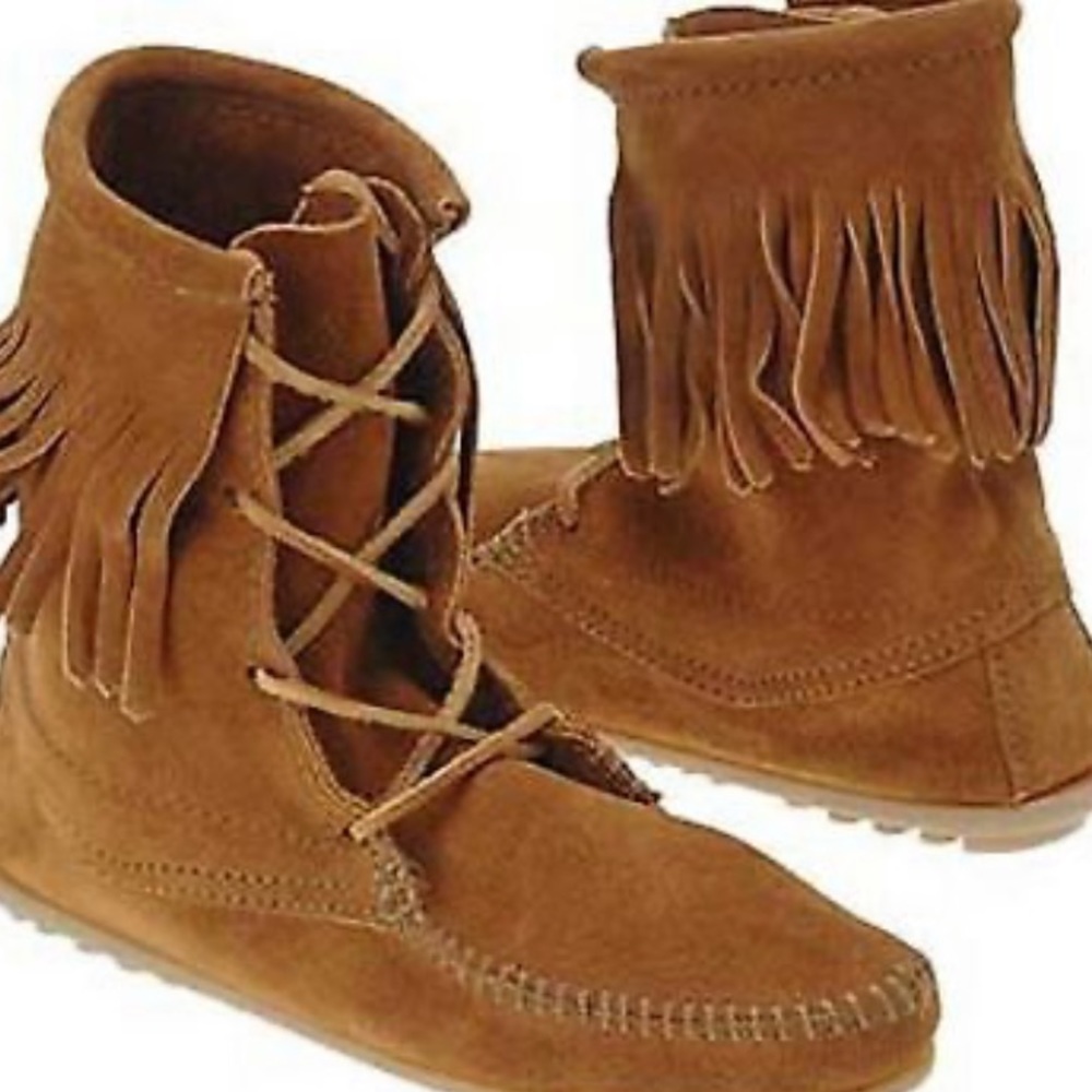 Minnetonka Tramper suede lace fringe moccasin boot - Picture 8 of 8